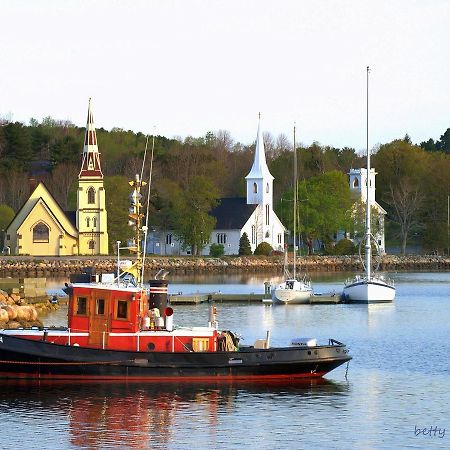 Mahone Bay Beach House Eksteriør bilde